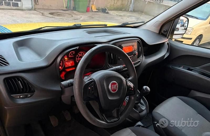 Usata Fiat Doblò 95 CV (69 kW) 2018 Giallo Monovolume
