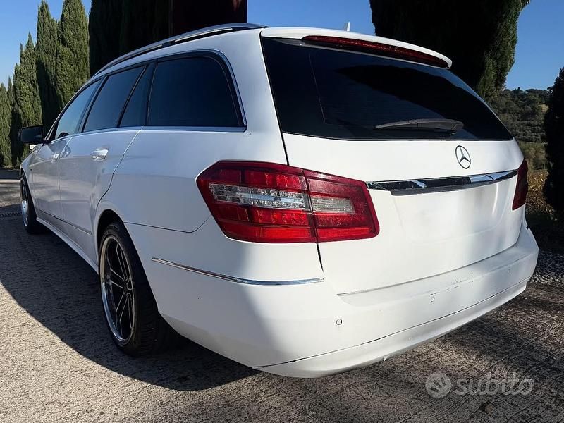 Usata Mercedes E250 204 CV (150 kW) 2014 Bianco Station wagon