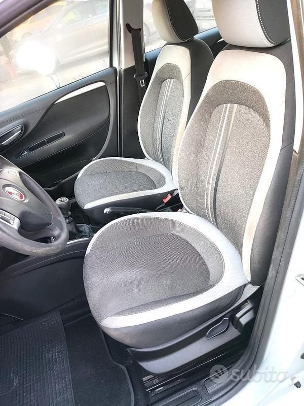 Usata Fiat Punto Evo Dynamic 77 CV (56 kW) 2012 Grigio Utilitaria