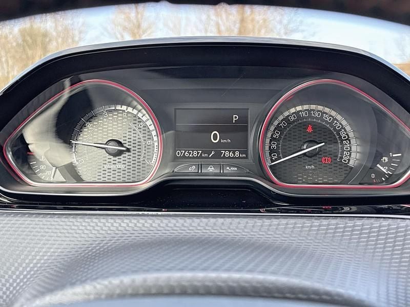 Usata Peugeot 2008 GT-line 110 CV (80 kW) 2017 Grigio SUV