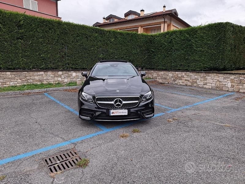 Usata Mercedes E220 Premium 194 CV (142 kW) 2020 Nero Coupé