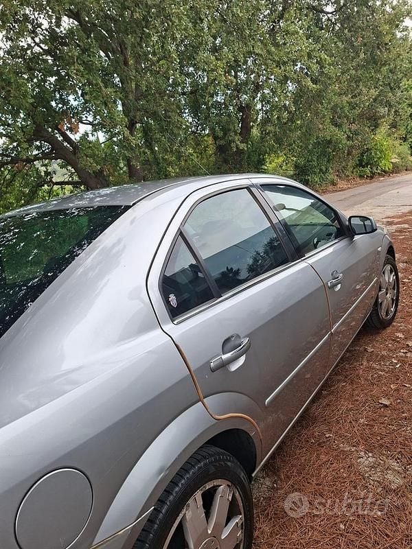 Usata Ford Mondeo 131 CV (96 kW) 2004 Berlina