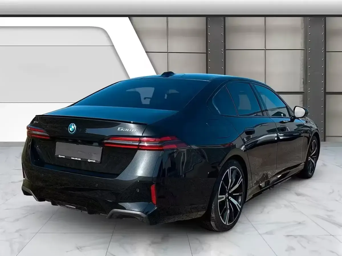 Usata BMW 530e M Sport 299 CV (219 kW) 2025 Nero Berlina