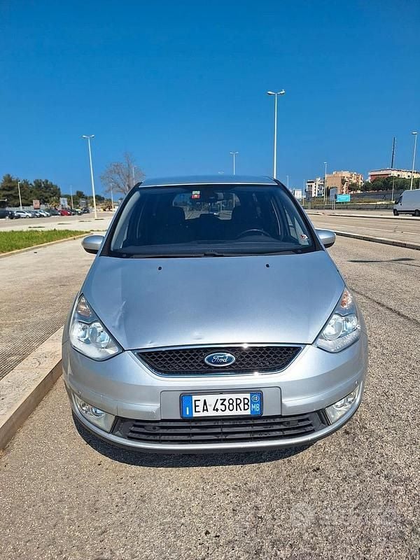 Usata Ford Galaxy Titanium 140 CV (102 kW) 2010 Grigio Monovolume