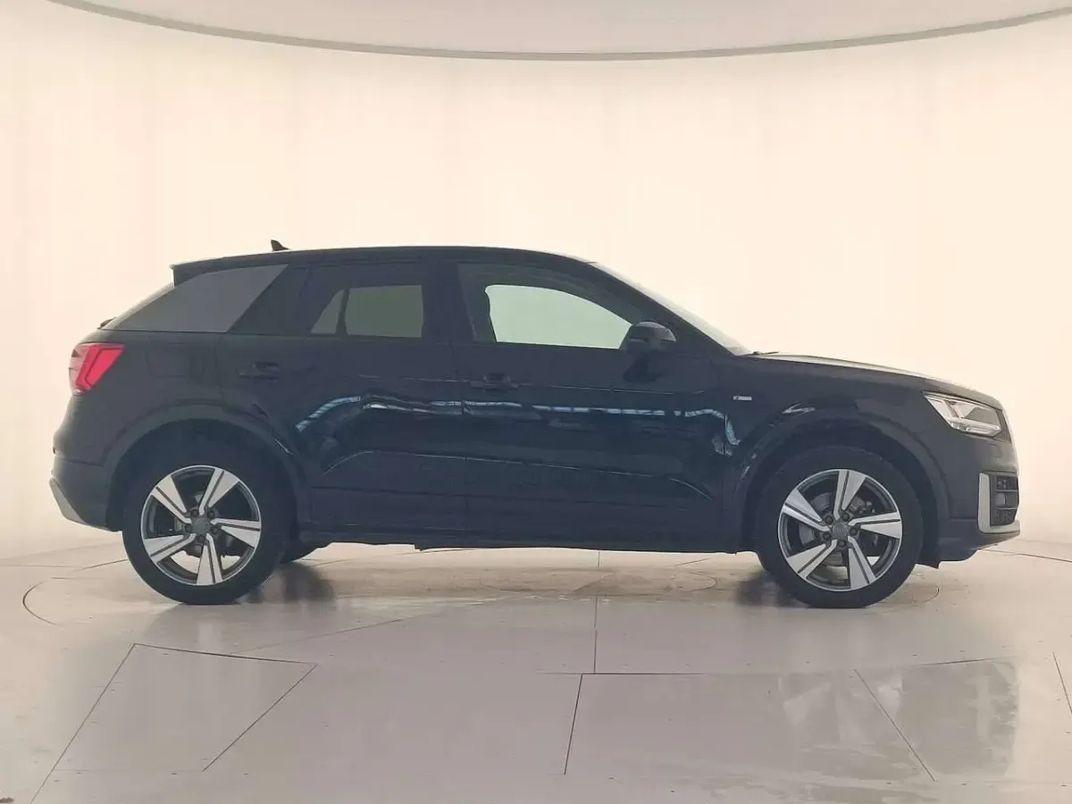 Usata Audi Q2 S-Line 116 CV (85 kW) 2019 Black clear coat SUV