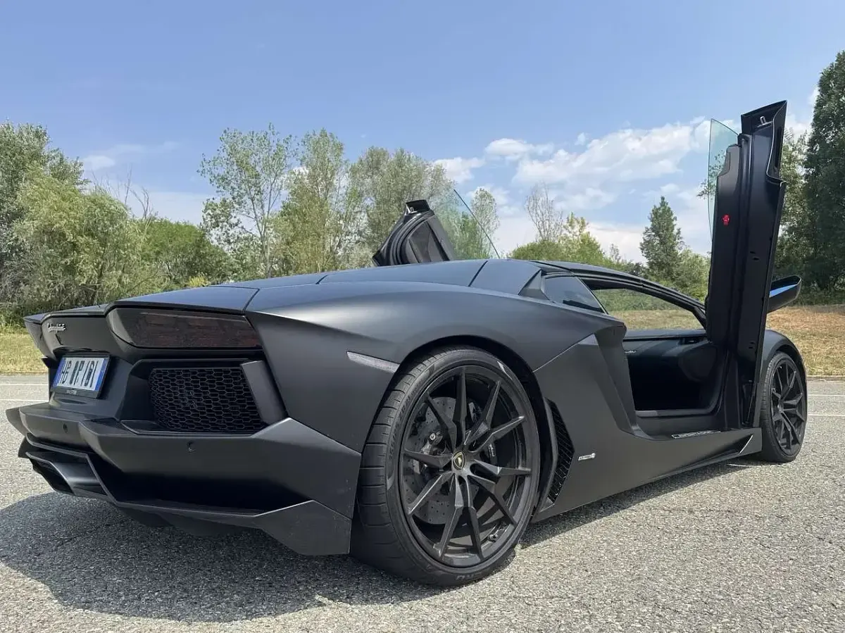 Usata Lamborghini Aventador 700 CV (514 kW) 2015 Nero Cabrio