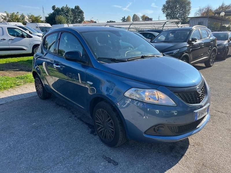 Usata Lancia Ypsilon Silver 69 CV (50 kW) 2023 Blu Utilitaria