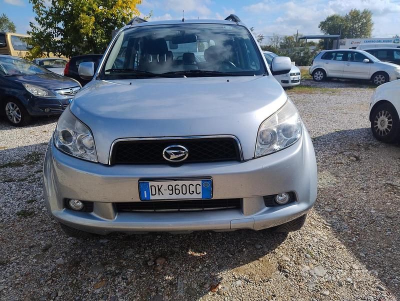Usata Daihatsu Terios 104 CV (76 kW) 2008 Grigio SUV