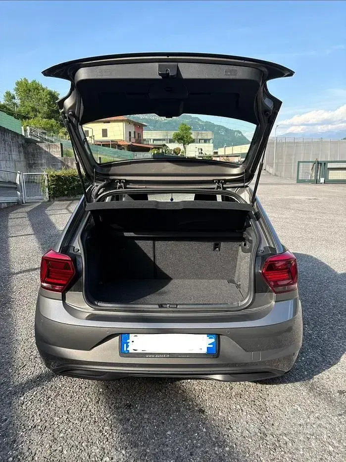 Usata VW Polo 95 CV (69 kW) 2021 Grigio Utilitaria