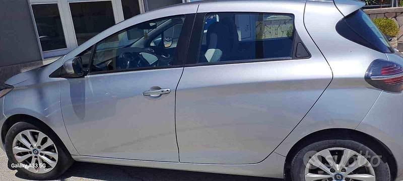 Usata Renault Zoe 100 kW (136 CV) 2020 Grigio Utilitaria
