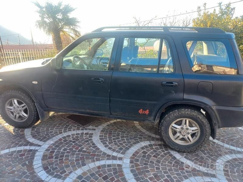 Usata 1999 Honda CR-V SUV | 1800 € (Molto cara) - Immagine 1/4