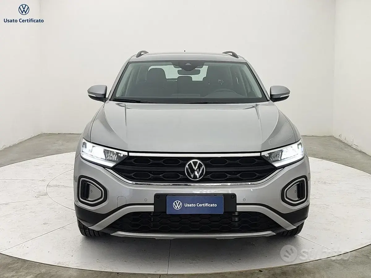 Usata VW T-Roc Life 116 CV (85 kW) 2024 Grigio SUV