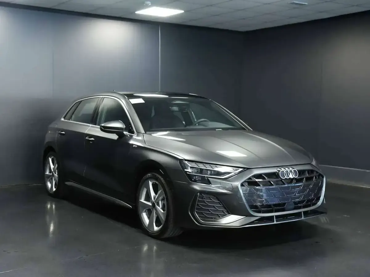 Nuova Audi A3 S-Line 150 CV (110 kW) 2025 Grigio daytona Berlina