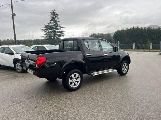 Usata Mitsubishi L200 Intense 136 CV (100 kW) 2006 Nero Pick-up