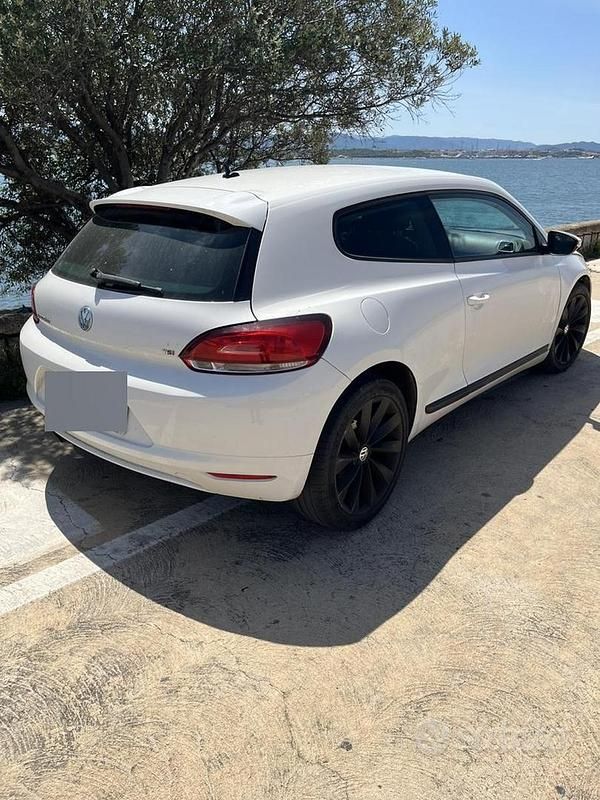 Begagnad VW Scirocco 160 HK (117 kW) 2010