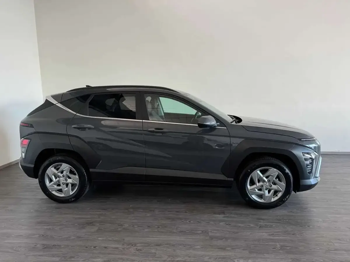 Nuova Hyundai Kona 99 CV (72 kW) 2025 Ecotronic gray pe2 SUV