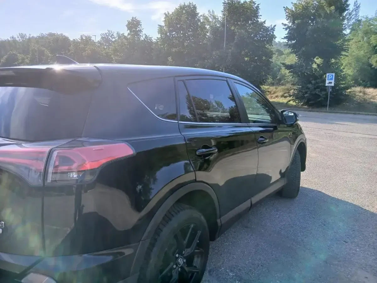Usata Toyota RAV4 Hybrid Style 154 CV (113 kW) 2018 Nero SUV