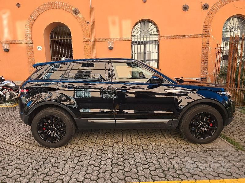 Usata Land Rover Range Rover evoque 150 CV (110 kW) 2018 Nero SUV