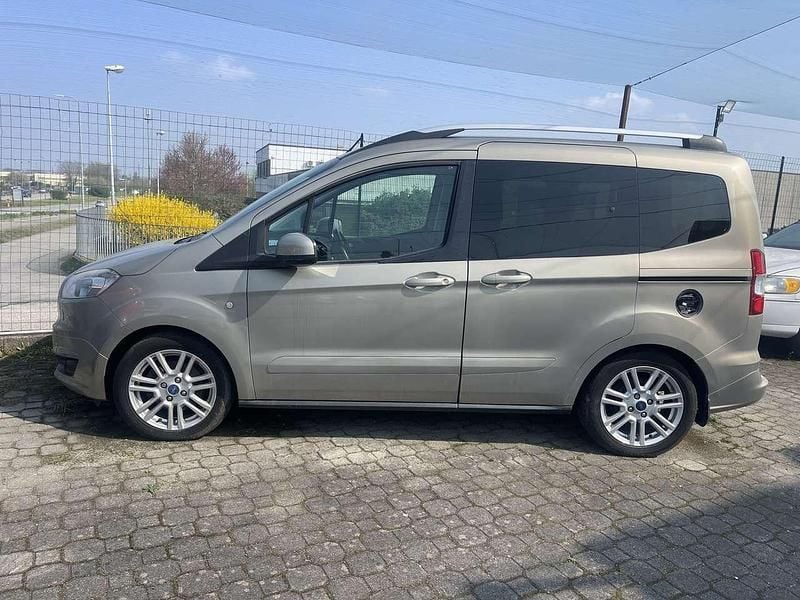 Usata Ford Tourneo Courier Titanium 101 CV (74 kW) 2016 Other Monovolume