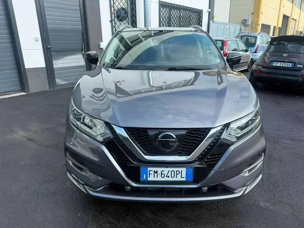 Usata Nissan Qashqai 110 CV (80 kW) 2017 Grigio SUV