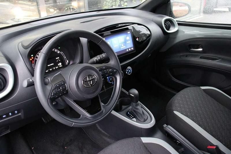 Gebraucht Toyota Aygo X Pulse 72 PS (52 kW) 2024 Grau SUV