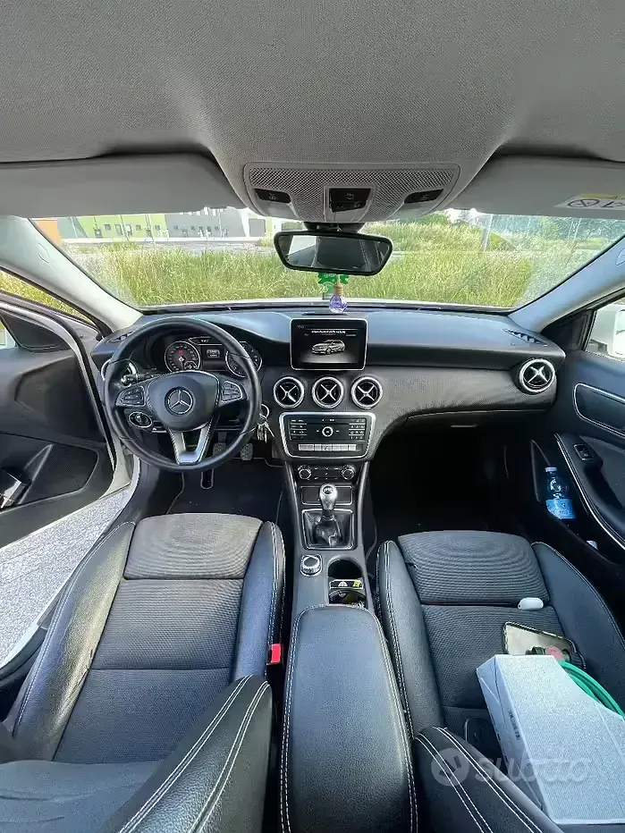 Usata Mercedes A180 Style 109 CV (80 kW) 2016 Bianco Utilitaria