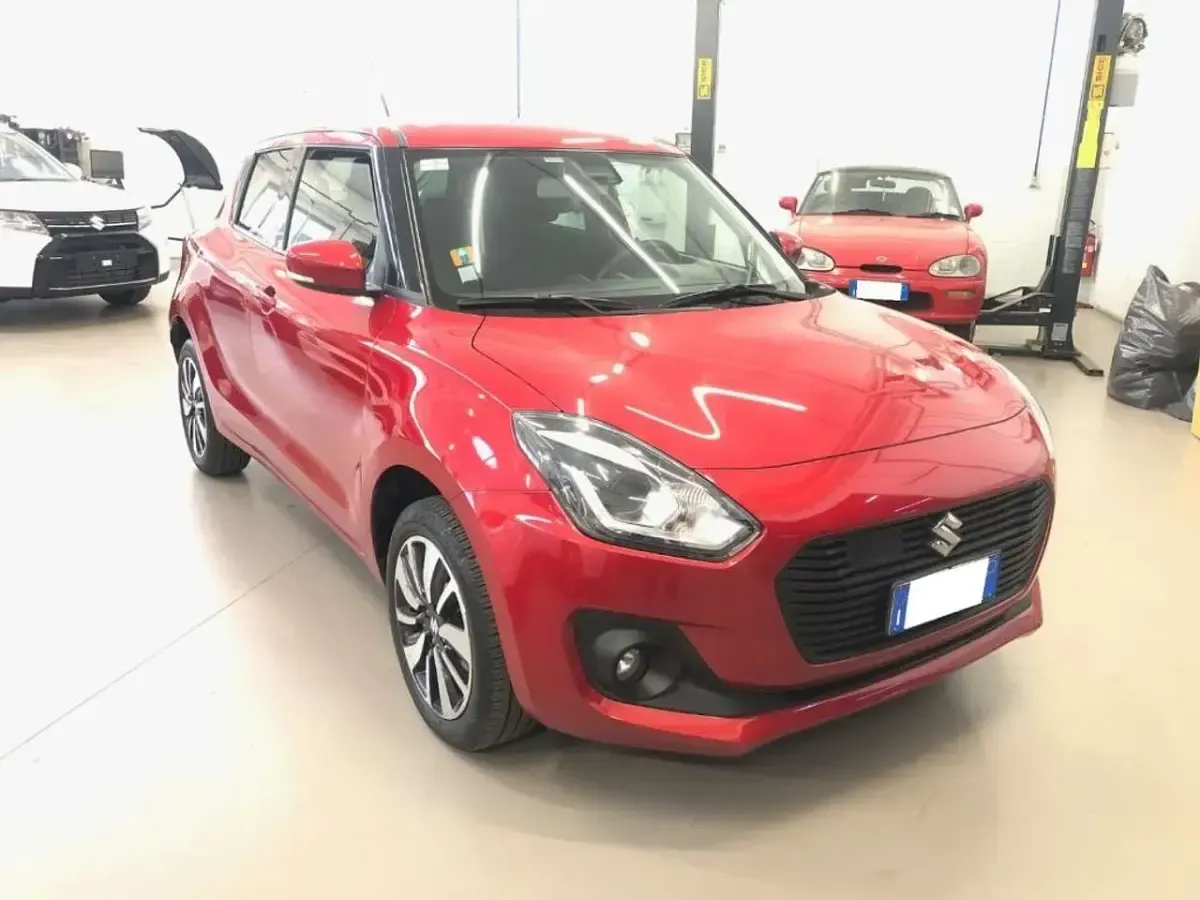 Usata Suzuki Swift 90 CV (66 kW) 2018 Rosso Utilitaria
