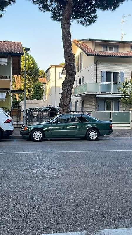 Usata Mercedes 200 120 CV (88 kW) 1992 Verde Coupé