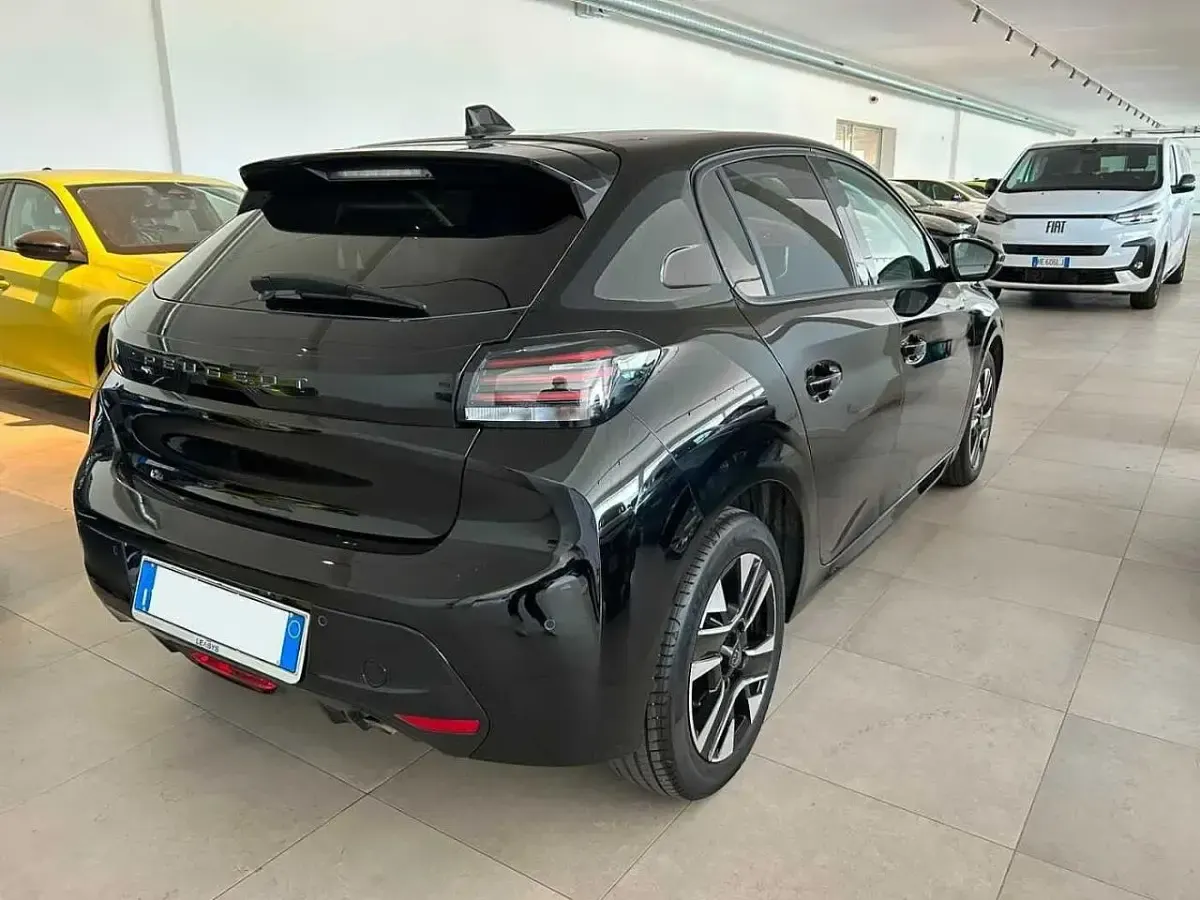 Usata Peugeot 208 Allure 101 CV (74 kW) 2025 Giallo Utilitaria