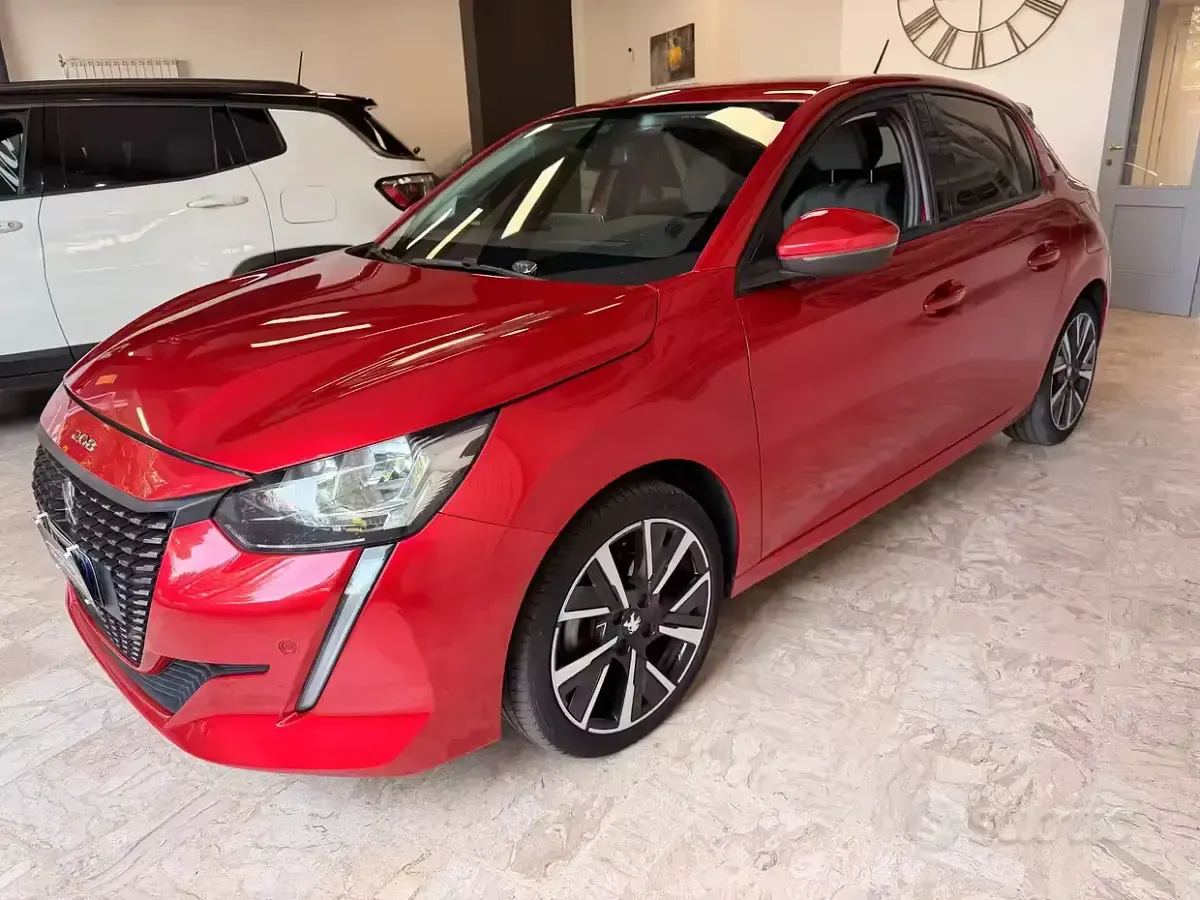 Usata Peugeot 208 Active 101 CV (74 kW) 2019 Rosso Utilitaria
