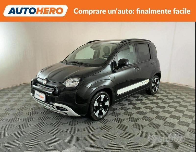 Usata Fiat Panda Cross Cross 71 CV (52 kW) 2025 Nero Utilitaria