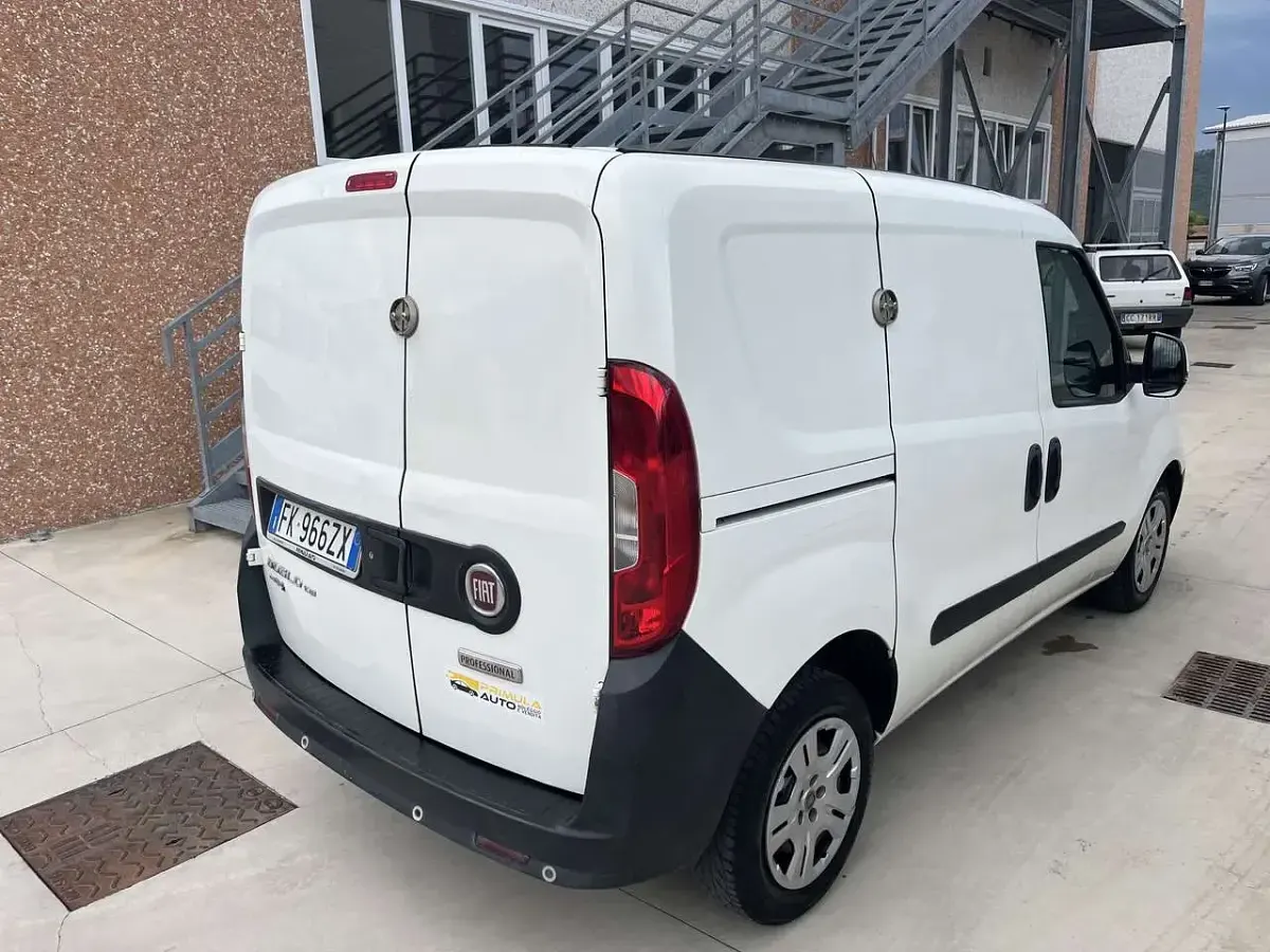 Usata Fiat Doblò 105 CV (77 kW) 2017 Bianco Monovolume