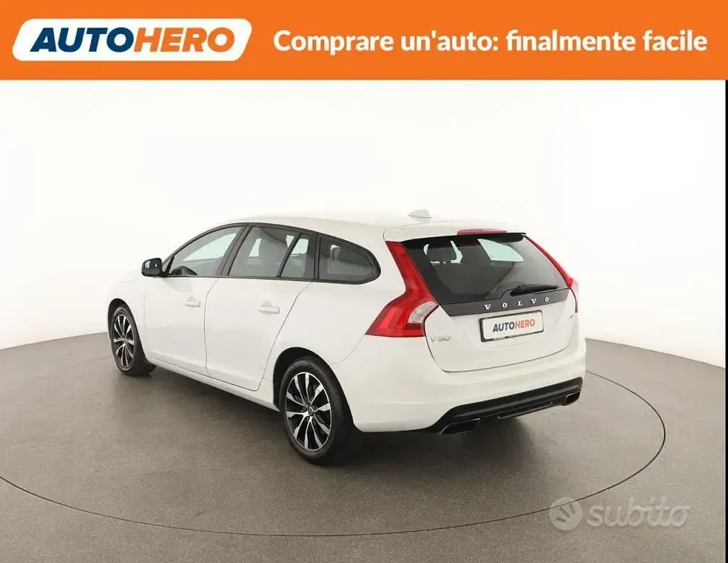 Usata Volvo V60 120 CV (88 kW) 2018 Bianco Station wagon