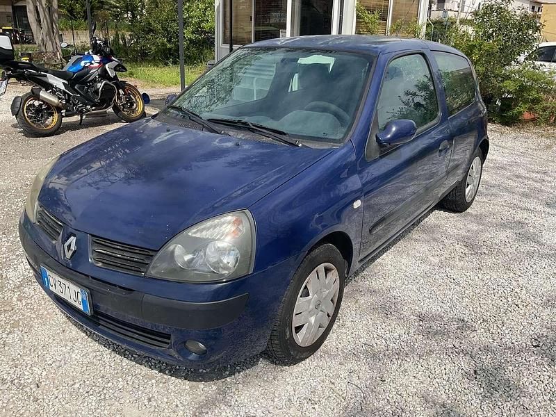 Usata Renault Clio II Authentique 65 CV (47 kW) 2004 Other Berlina