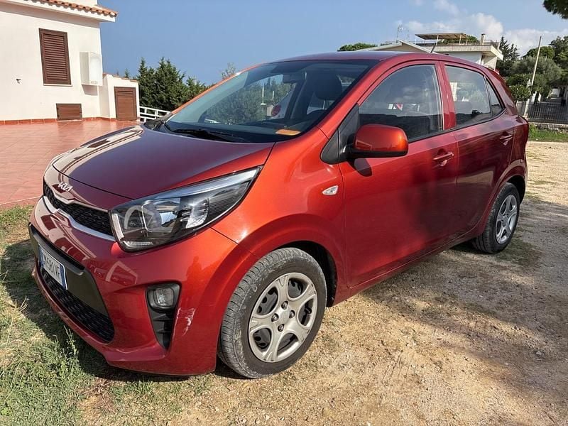 Rosso Usata 2023 Kia Picanto Urban Due volumi | 11.900 € (Buon prezzo) - Immagine 1/4