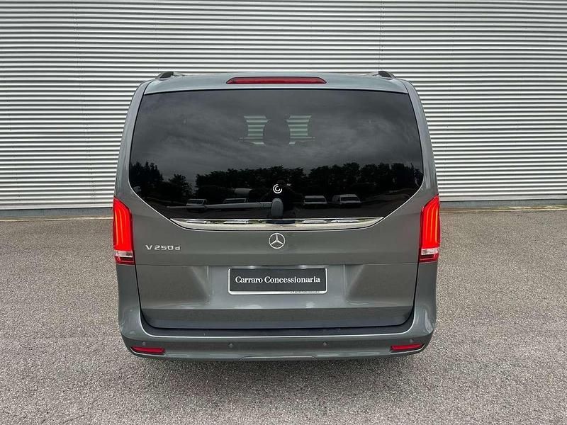 Usata Mercedes V250 190 CV (139 kW) 2021 Grigio metallizzato Monovolume