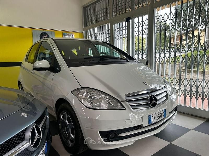 Usata Mercedes A160 95 CV (69 kW) 2011 Bianco Monovolume