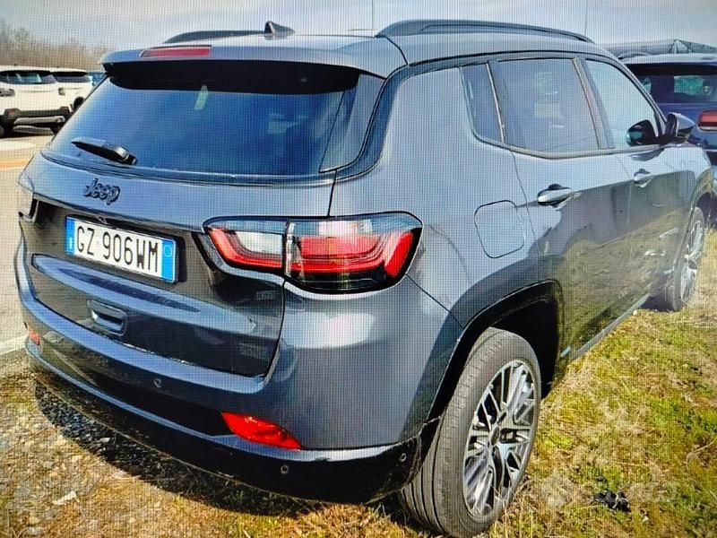 Usata Jeep Compass Summit 131 CV (96 kW) 2025 Grigio SUV