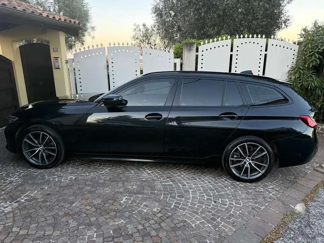 Usata BMW 318 Sport Line 150 CV (110 kW) 2020 Nero Station wagon