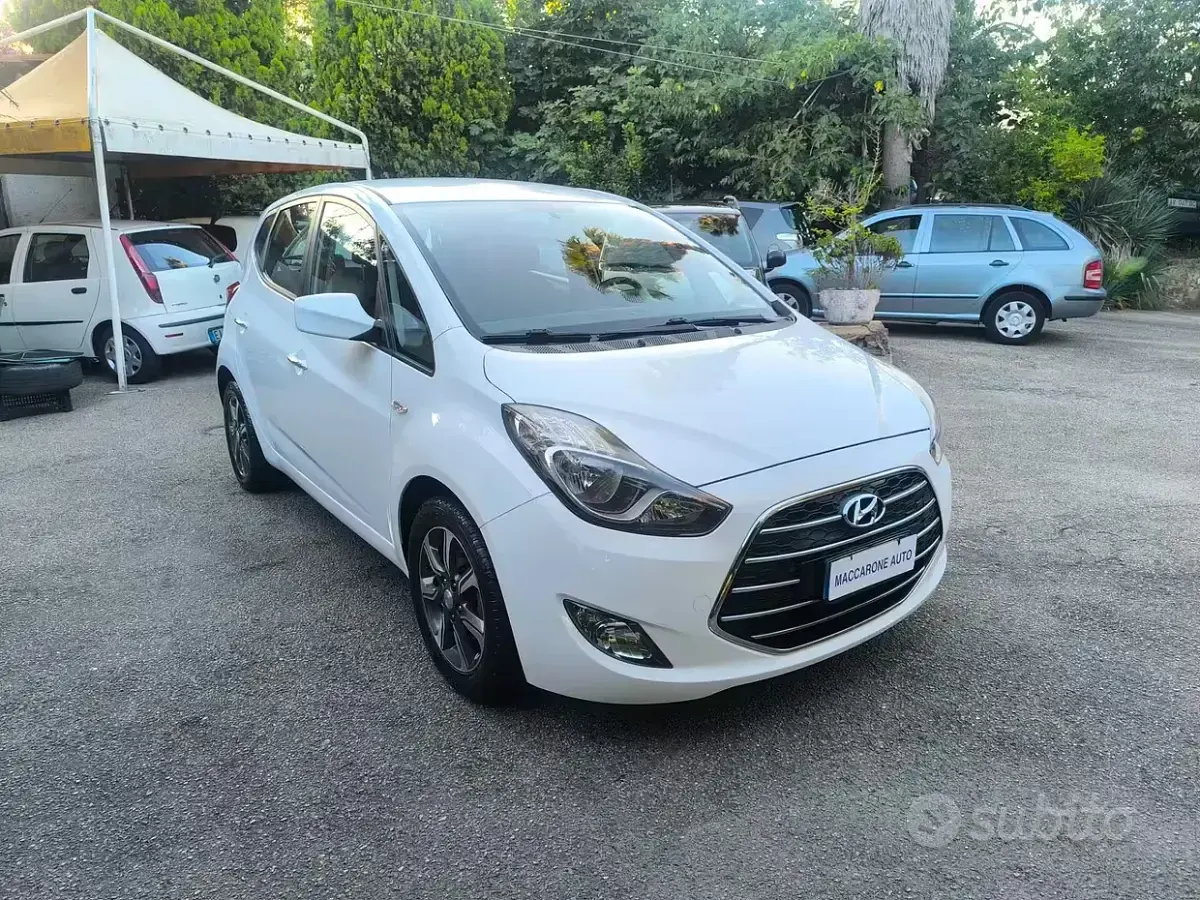 Usata Hyundai ix20 Xpossible 90 CV (66 kW) 2015 Bianco Utilitaria