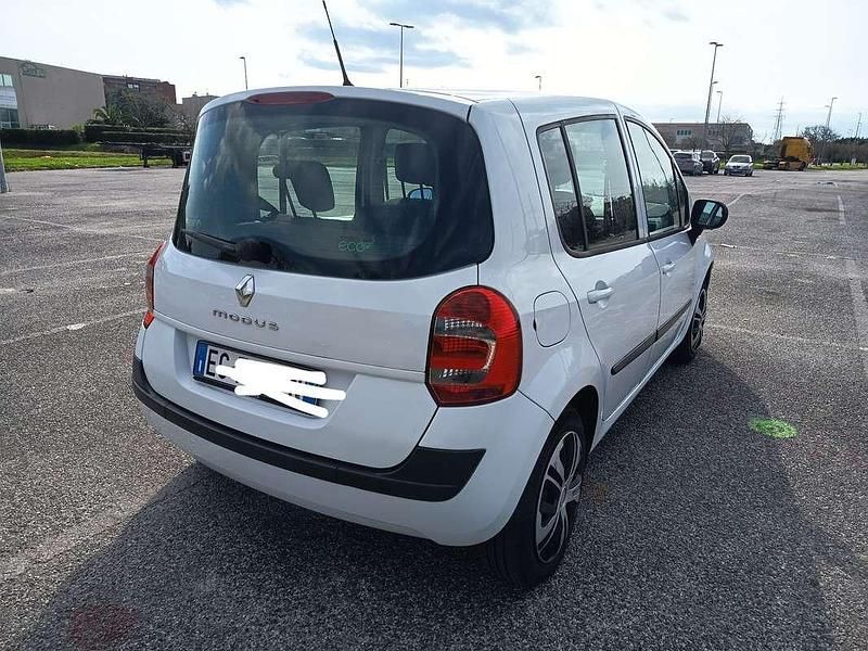 Usata Renault Modus Dynamique 75 CV (55 kW) 2006 Monovolume