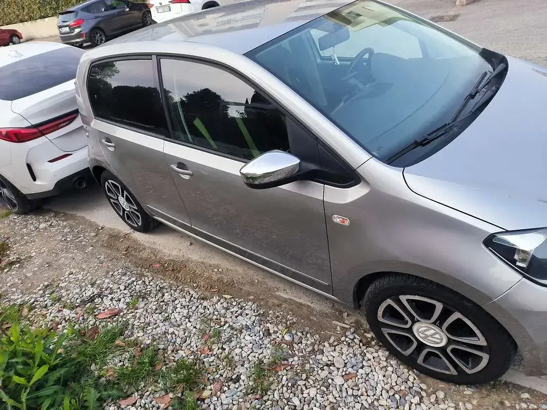Usata VW up! Highline 75 CV (55 kW) 2013 Grigio Utilitaria