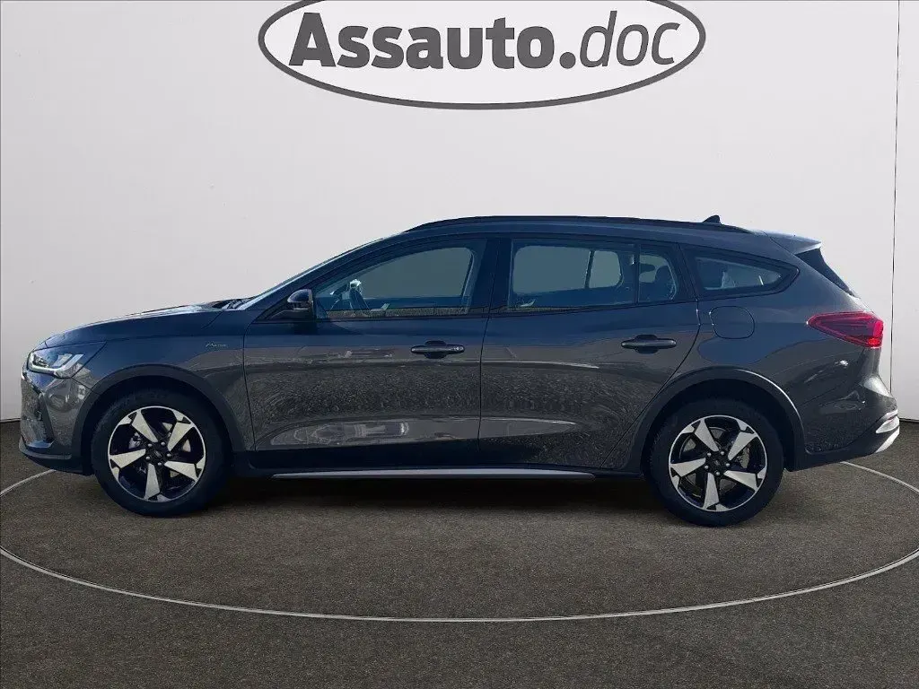 Usata Ford Focus Active 125 CV (91 kW) 2023 Grigio metallizzato Station wagon