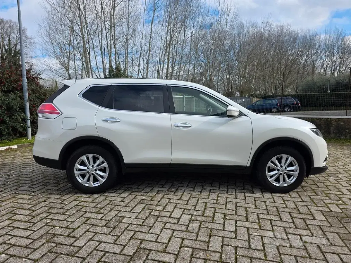 Käytetty Nissan X-Trail Acenta 131 HP (96 kW) 2015 Valkoinen Katumaasturi