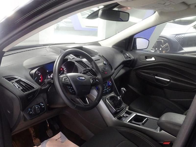 Usata Ford Kuga Trend 120 CV (88 kW) 2019 Nero pastello SUV