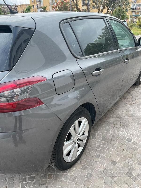 Usata Peugeot 308 131 CV (96 kW) 2019 Utilitaria