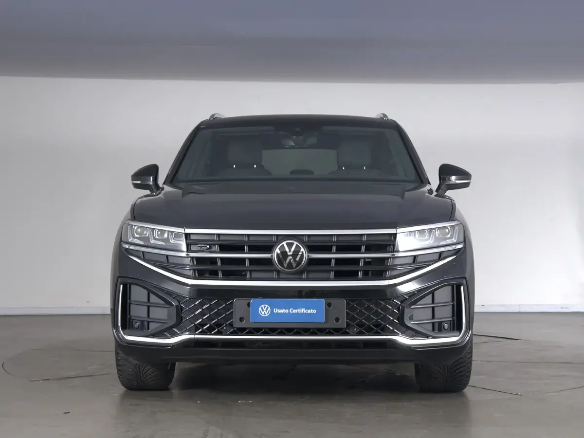 Usata VW Touareg R-line 231 CV (169 kW) 2025 Nero SUV