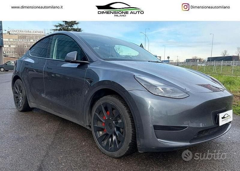 Grigio Usata 2023 Tesla Model Y RWD SUV | 31.500 € (Buon prezzo) - Immagine 1/4