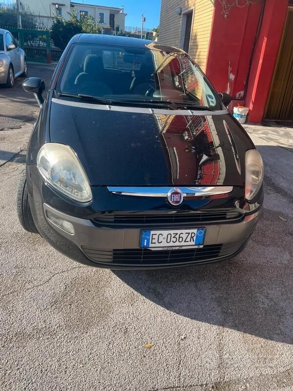 Nero Usata 2010 Fiat Punto Evo Due volumi | 4000 € (Buon prezzo) - Immagine 1/4
