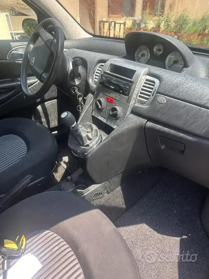 Usata Lancia Ypsilon 60 CV (44 kW) 2008 Nero Utilitaria